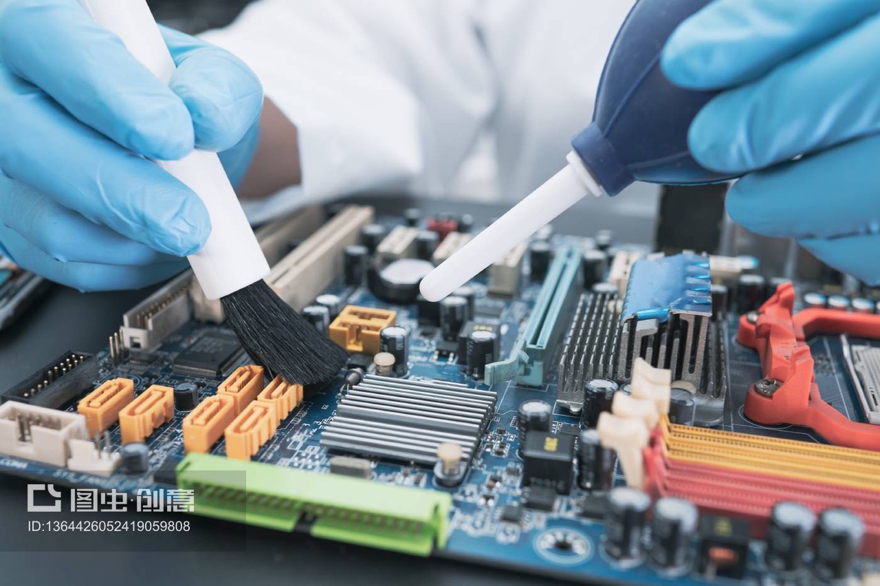 计算机维修与维护 技术人员的专业清洁与保养